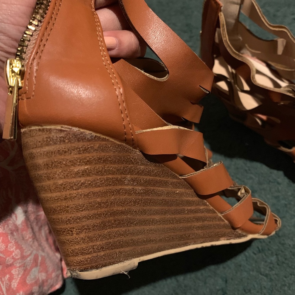 Caged Wedges - Picture 4 of 6